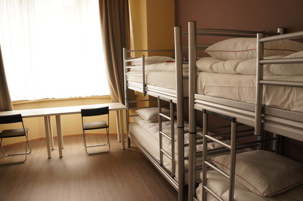 Es Hostel Saint-Gilles ภายนอก รูปภาพ