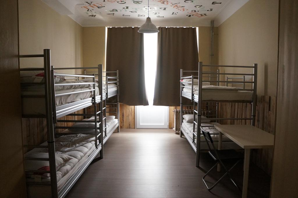 Es Hostel Saint-Gilles ภายนอก รูปภาพ
