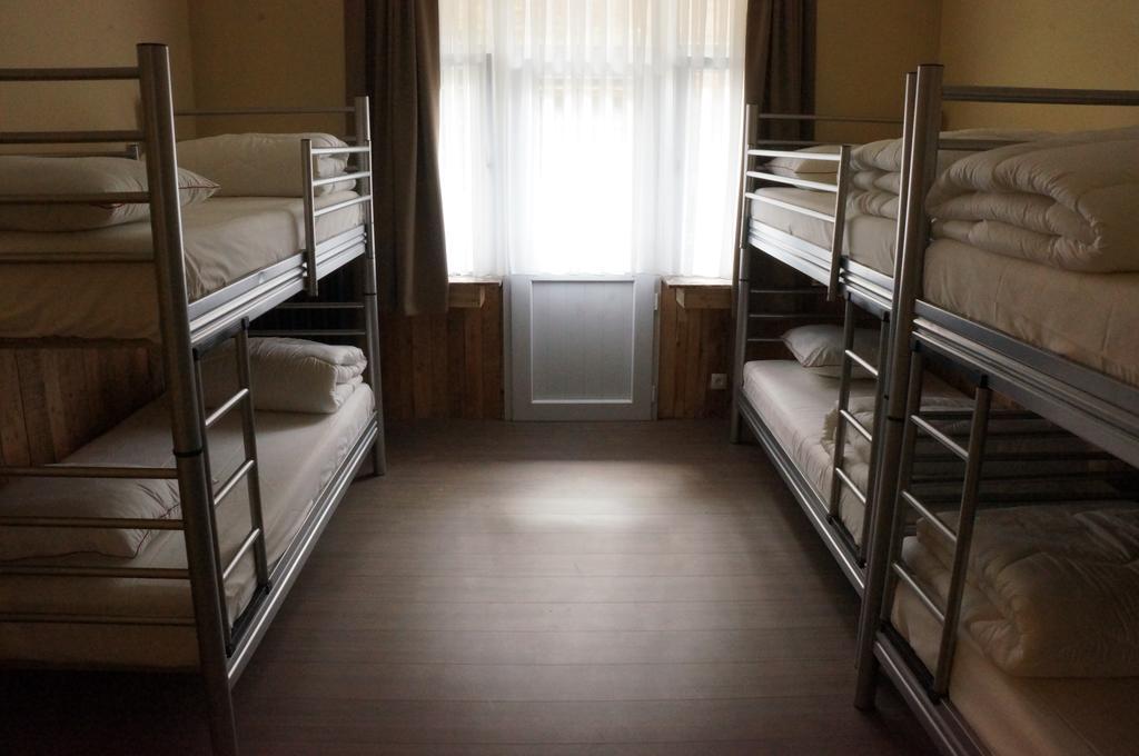 Es Hostel Saint-Gilles ภายนอก รูปภาพ