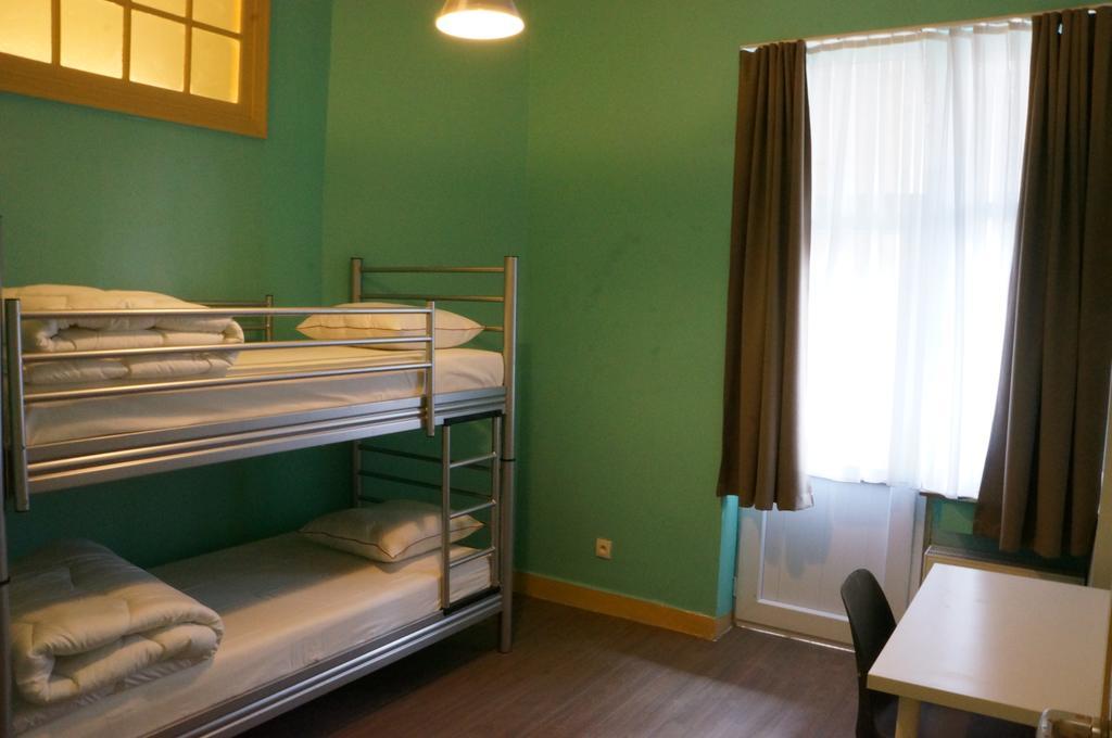 Es Hostel Saint-Gilles ภายนอก รูปภาพ