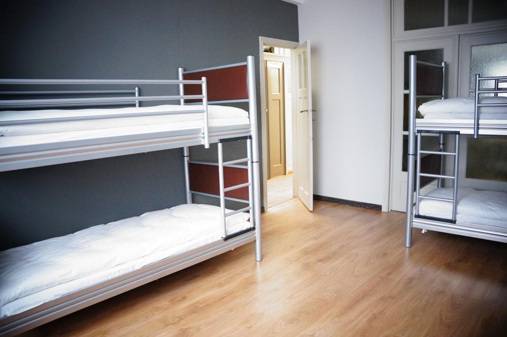 Es Hostel Saint-Gilles ภายนอก รูปภาพ