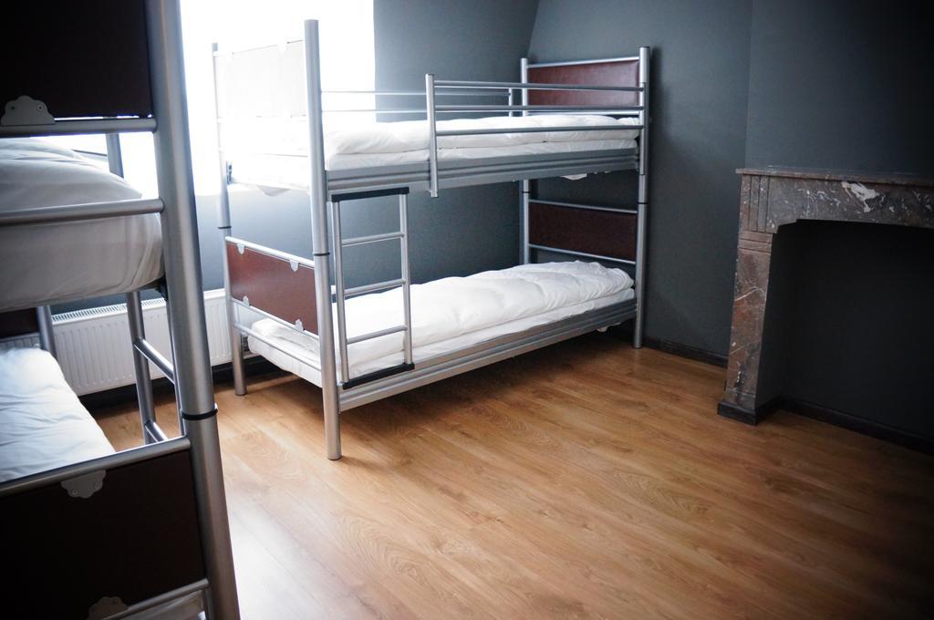 Es Hostel Saint-Gilles ภายนอก รูปภาพ